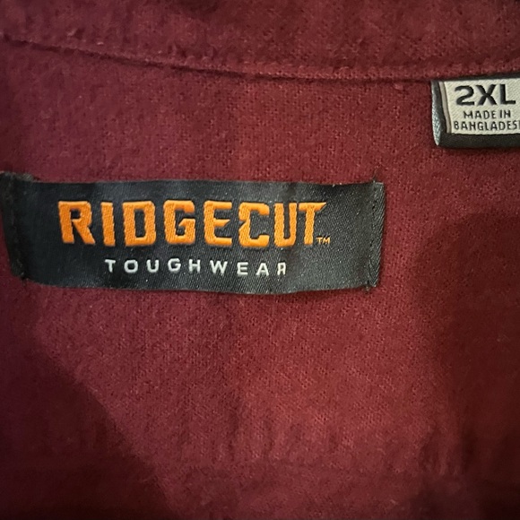 Men's Ridgecut Casual Button-Down Shirt in Burgundy - Picture 6 of 10